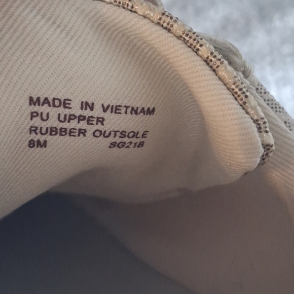 Michael Kors Women's Poppy Lace Up Vanilla Sneakers Gold MK Logo 8M - Picture 4 of 16